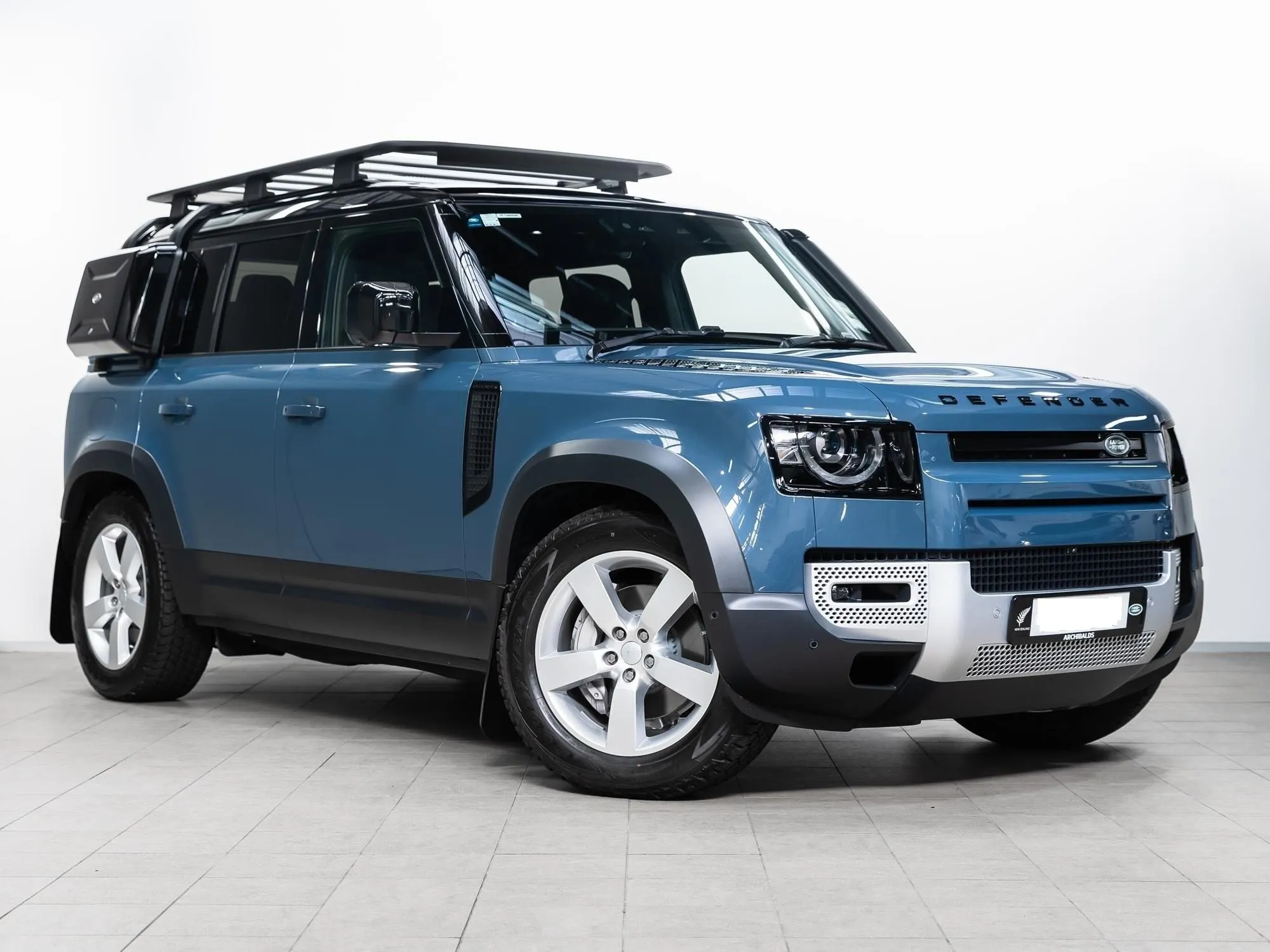 2023 Land Rover Defender 110 D300 HSE HIGH SPEC / EXPLORER PACK