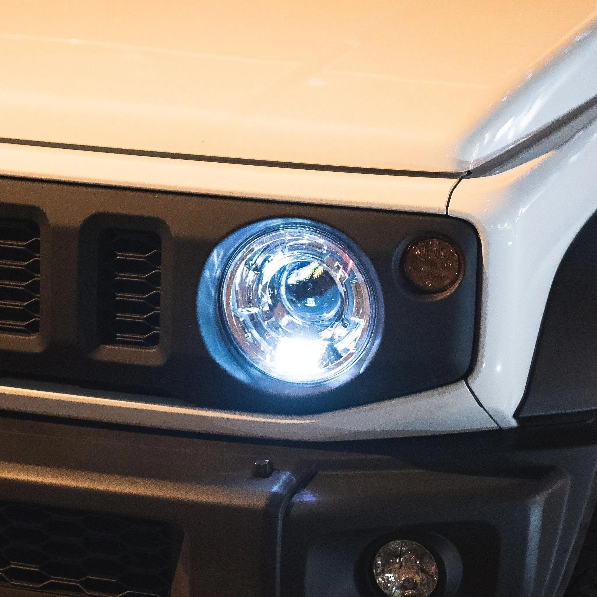 Suzuki Jimny (2018 ) SZ5 LED Headlights